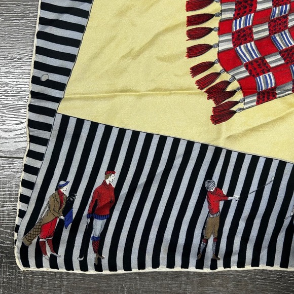 Vintage Golf Themed Silk Scarf Polo Golfers Flags Bag Clubs Yellow‎ Black Red - Picture 3 of 7